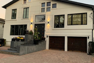 Exterior home idea in New York