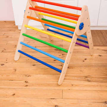 Pikler Triangle Standard size in color Natural Wood and Rainbow