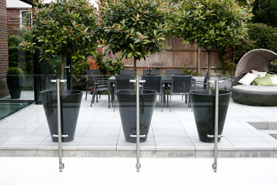 Inspiration for a contemporary terrace in London.