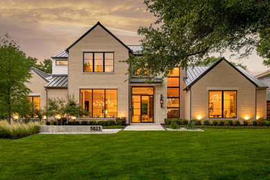 Inspiration for a contemporary exterior home remodel in Dallas