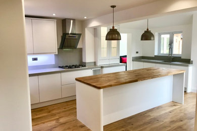 This is an example of a modern kitchen in Hertfordshire.