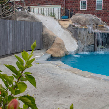 Innovation and Complexity in a Vinyl Liner Pool with Extreme Elevations