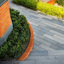 Hemdean Road Front Garden