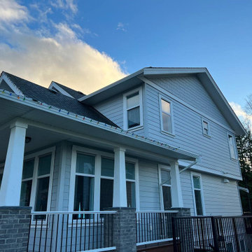 James Hardie Plank and Staggered Shingles in Pearl Gray