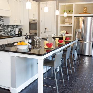 Sleek Contemporary Decor in Ashburn
