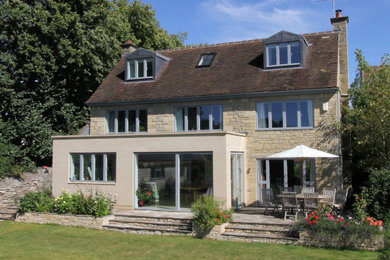 Photo of a contemporary house exterior in Oxfordshire.