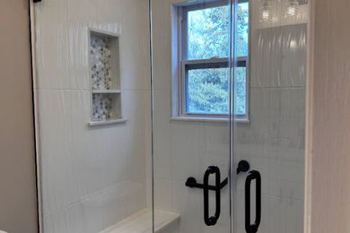 Bathroom - scandinavian bathroom idea in Newark
