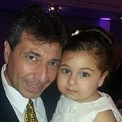 Moises Mamiye's photo