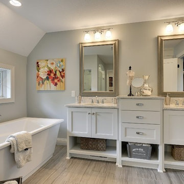 Master Bathroom – Coyote Song Model – Fall Parade 2014