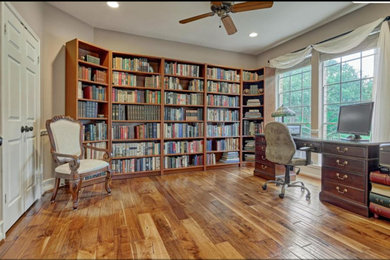 Home office - home office idea in Houston