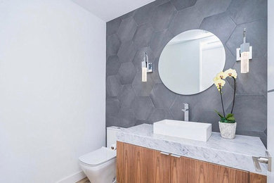 Example of a minimalist bathroom design in San Francisco