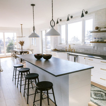 Hang 5 House