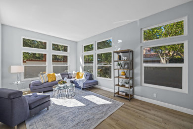 Living room photo in Orange County