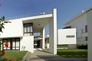 Photo of a modern entryway in Hyderabad.