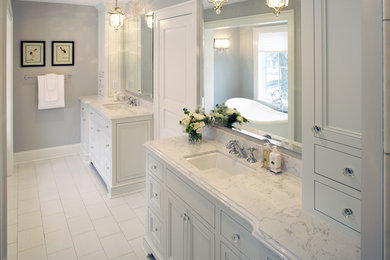 Inspiration for a shabby-chic style bathroom remodel in Portland Maine