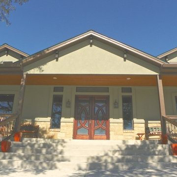 Lake View Courtyard Home