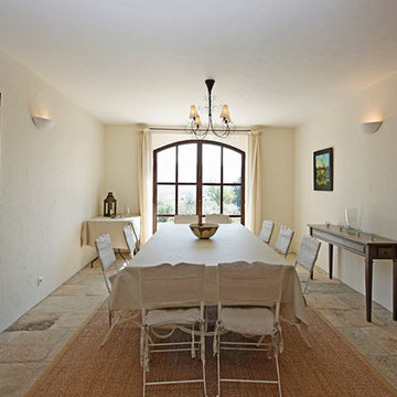 Lighting with architectural stone and antiques (Mediterranean Style)