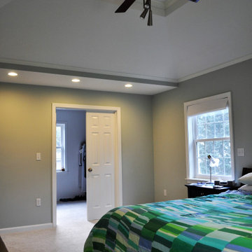 Master Bedroom w/ cathedral ceiling