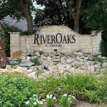 River Oaks Subdivision Entrance