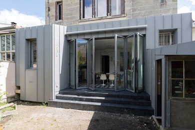 Photo of a contemporary exterior in Bordeaux.