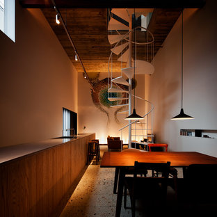 大阪のコンテンポラリースタイルのLDKの画像 (白い壁)