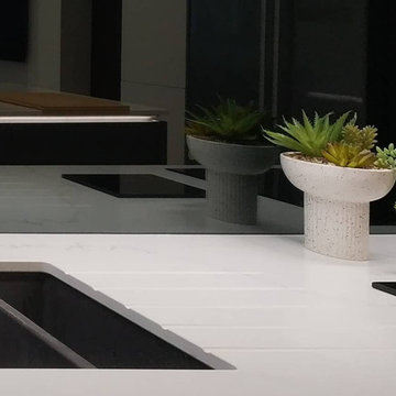 Contemporary Graphite Handleless Kitchen in St Albans