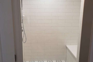Bathroom - modern bathroom idea in Chicago