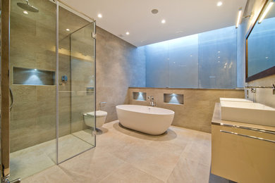 ロンドンにあるヴィクトリアン調のおしゃれな浴室の写真