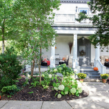Niagara on the Lake: Porch & side entrance - Toronto Home Magazine