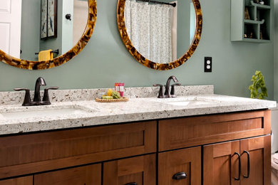 Bathroom - bathroom idea in Miami
