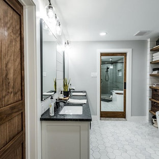 Landhausstil Badezimmer mit Granit-Waschbecken/Waschtisch Ideen, Design