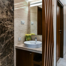 Agnes Common Bathroom