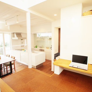 他の地域のモダンスタイルのおしゃれなホームオフィス・仕事部屋の写真