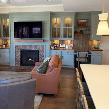 Cottage-Style Living Room & Built-ins in Hermitage, TN