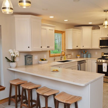 Warsaw, IN. Haas Signature Collection. Cream Colored Maple Kitchen