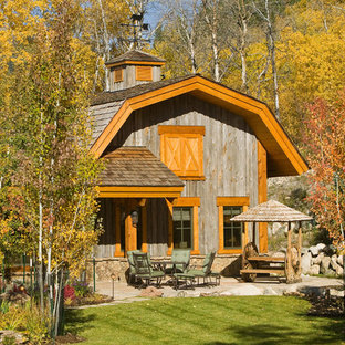 Einstöckiges Landhausstil Haus mit Mansardendach in Denver