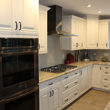 Ultracraft Maple Liberty in Artic White w/ Nickel Glaze & Contrasting Island