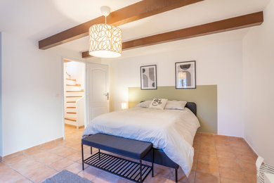 マルセイユにあるコンテンポラリースタイルのおしゃれな寝室
