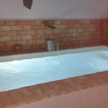 Construcción y diseño piscina en patio interior