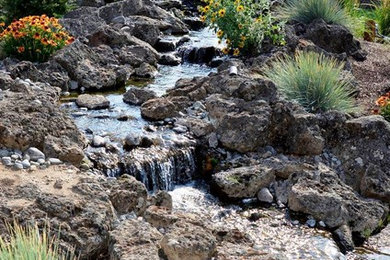 Design ideas for a modern landscaping in Other.