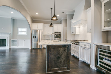 Inspiration for a contemporary kitchen remodel in Dallas