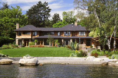 Inspiration for a traditional landscaping in Seattle.