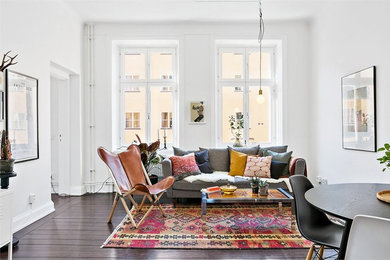 This is an example of an eclectic living room in Stockholm.