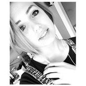 Foto di Lucy Hurst