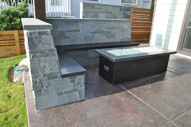 Example of a minimalist deck design in Seattle