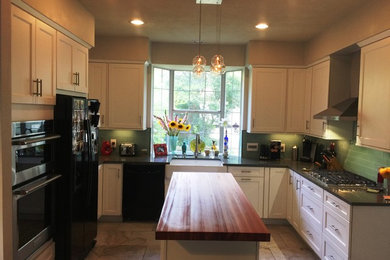 Inspiration for a contemporary kitchen remodel in Austin