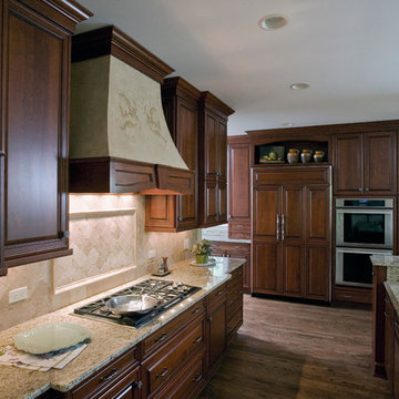 Brookhaven Cherry Cabinet Kitchen with Tumbled Stone Backsplash