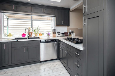 Trendy kitchen photo in Calgary
