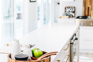 Example of a minimalist home design design in New York