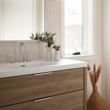 A Wayland Mid-century refuge